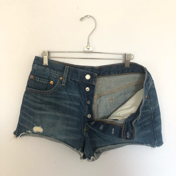 Levi’s denim cut offs with fabric embellishments - Picture 3 of 5
